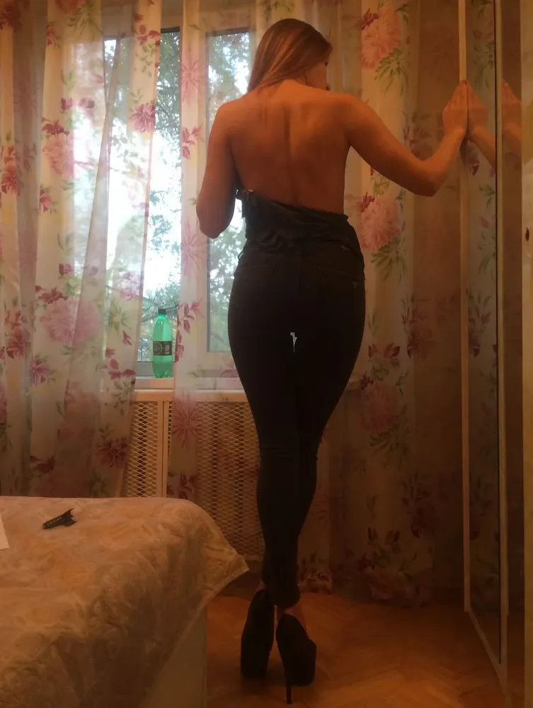 Юля — массаж в Москве