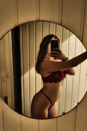 Алиса, 22 года — массаж в Воронеже